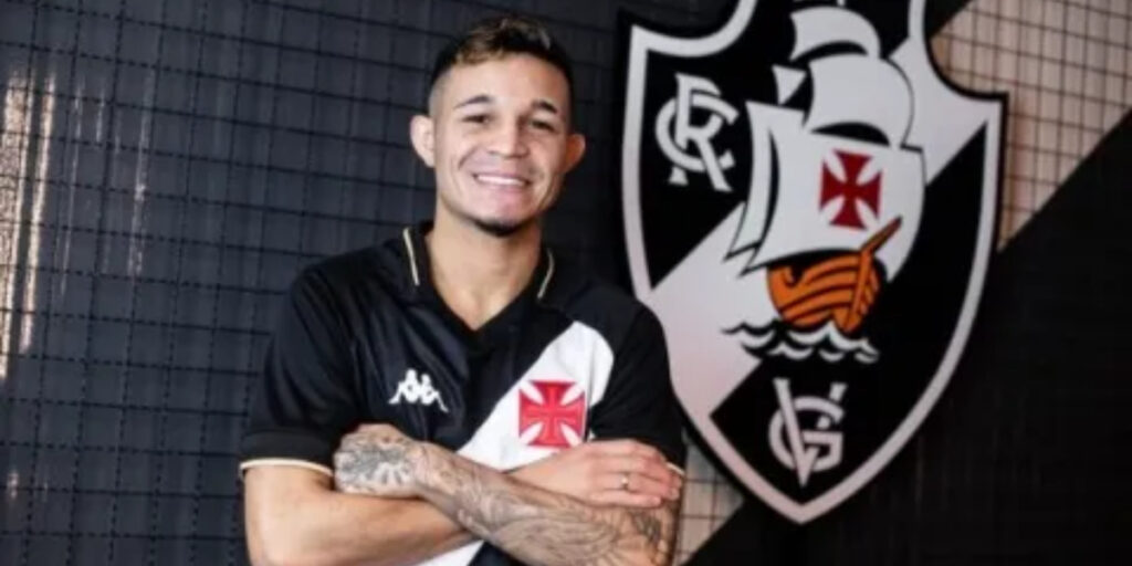 Vasco contratou Adson (Foto: Divulgação)