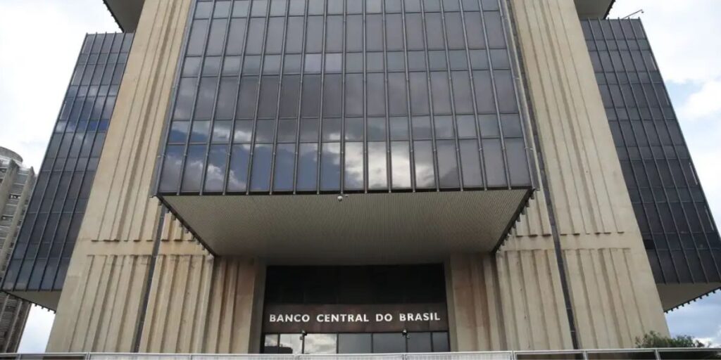 Banco Central, César Tralli