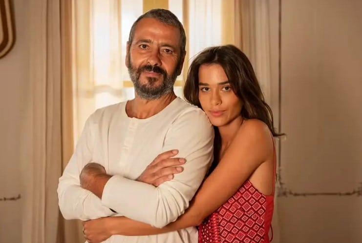 José Inocencio se enamora de Mariana en la película Renascer (Foto: Reproducción/Globo)