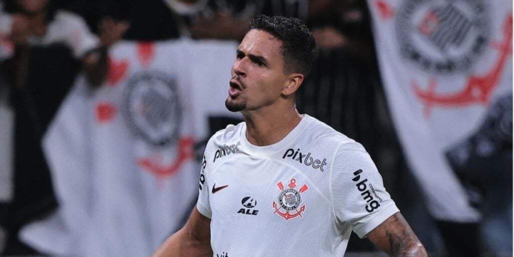 Lucas Veríssimo quando jogava pelo Corinthians (Foto: Ettore Chiereguini/AGIF)