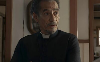 Padre Santo (Chico Díaz) em cena de Renascer (Foto: Reprodução / Globo)