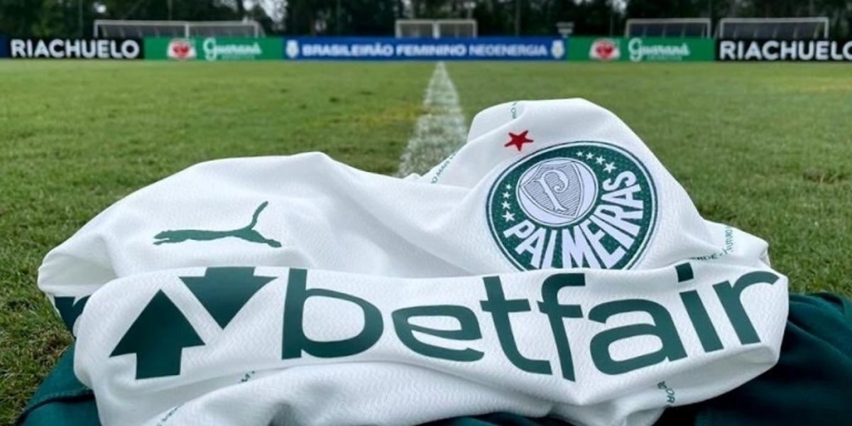 Batfair não vai mais estampar a camisa do Palmeiras (Reprodução: Internet)