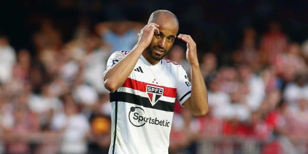 Carpini aos prantos: São Paulo recebe péssima notícia horas depois da Supercopa e Lucas Moura está fora - Foto | Reprodução: Internet