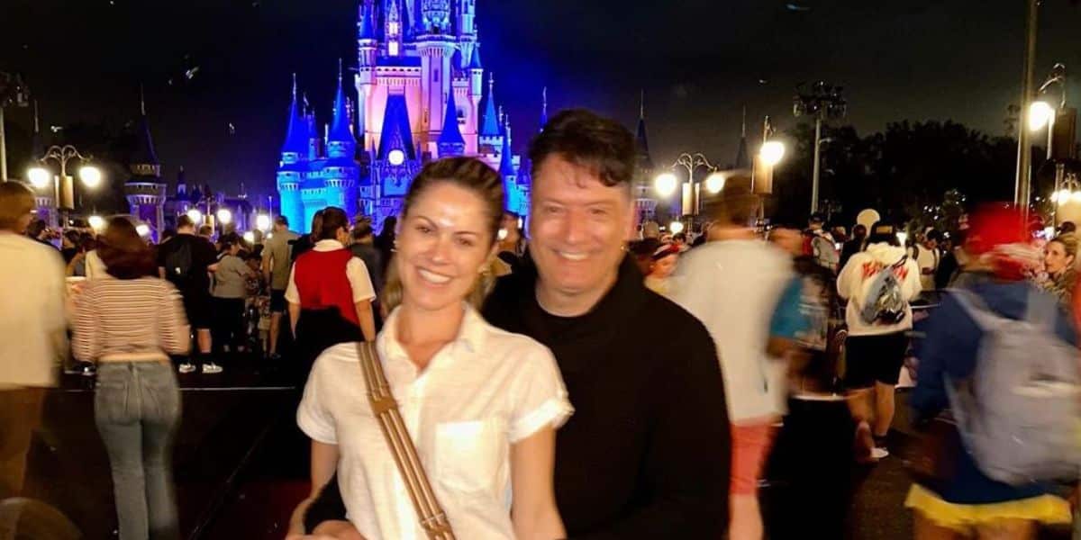 Jacqueline Brazil e Luiz Carlos Jr na Disney (Foto: Reprodução / Instagram)