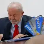 Lula assina e nova lei do cartão de crédito entra em vigor (Foto: Reprodução/ Internet)