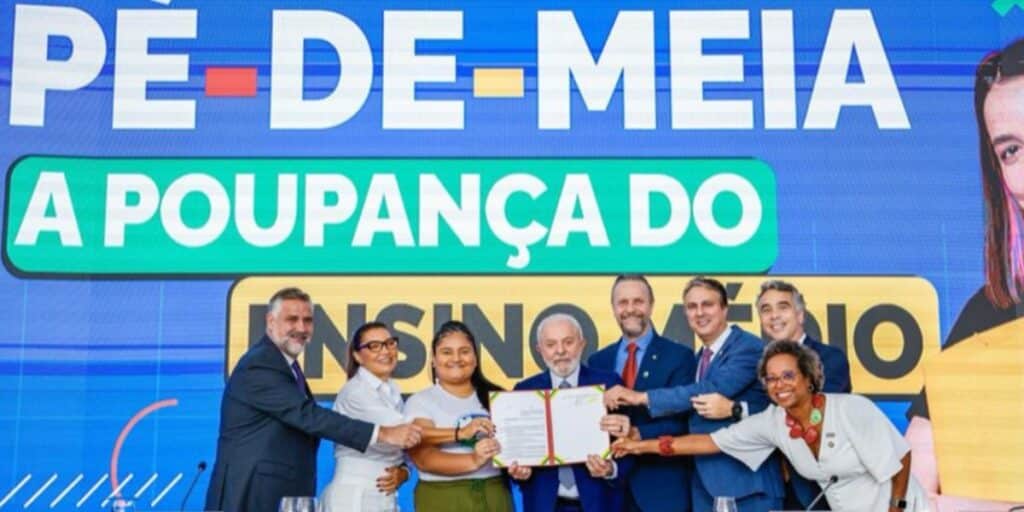 Lula sanciona o projeto Pé-de-Meia (Foto: Reprodução/ Internet)