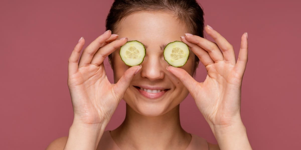 Pepino nos olhos para dar fim as olheiras (Foto: Reprodução/ Internet)