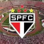 No lugar de Thiago Carpini: Técnico campeão da Libertadores ressurge de forma triunfal para salvar o São Paulo - Montagem tv Foco