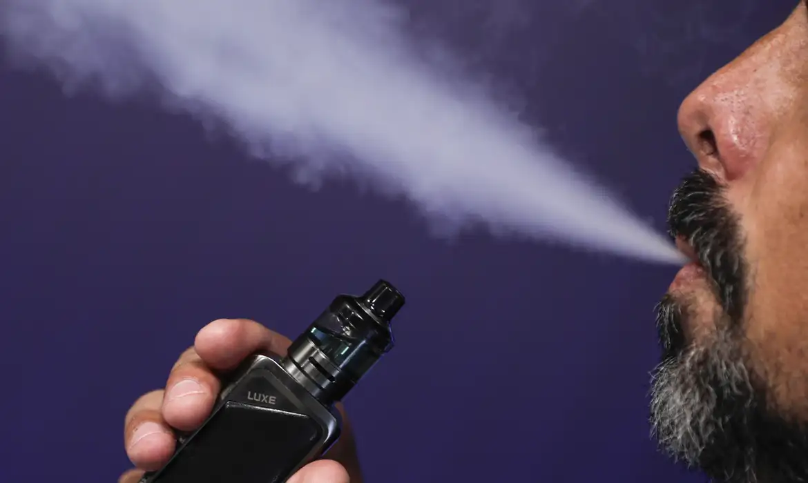 Anvisa decidiu soltar notícia sobre o uso do vape (Foto: Reprodução/ Internet)