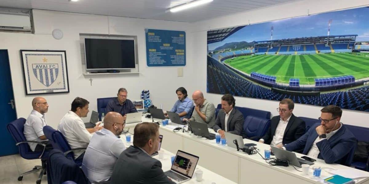 Reunião divulgada pelo próprio clube: (Reprodução: Foto/ Rafael Xavier)