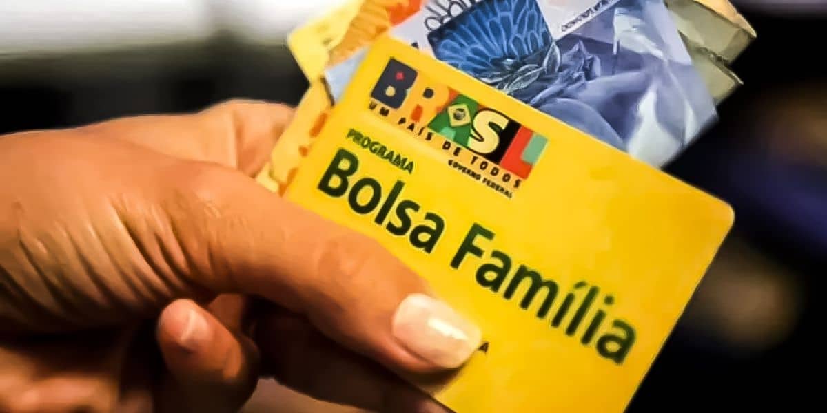 Bolsa Família é voltado para as pessoas de baixa renda (Reprodução: Internet)