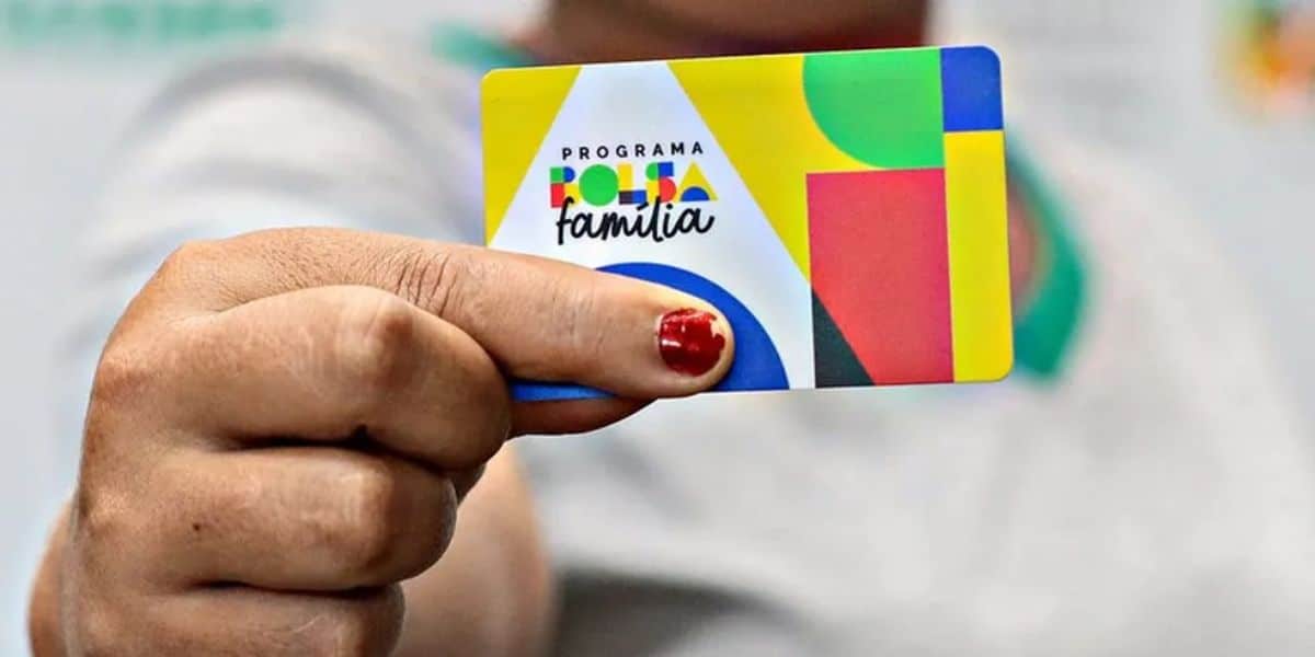 Bolsa Família é voltada aqueles em condições mais precárias (Reprodução: Internet)