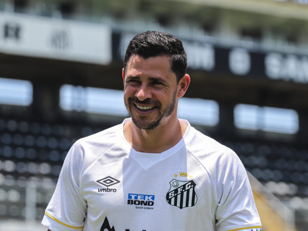 Giuliano está fazendo sucesso no Santos (Foto: Divulgação)