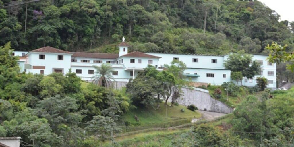 Hospital Psiquiátrico Santa Mônica teve um fim macabro (Reprodução: Internet)