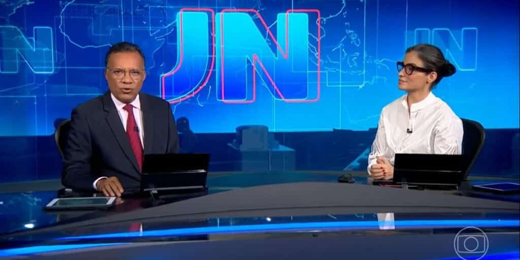 Heraldo Pereira e Renata Vasconcellos no comando do Jornal Nacional (Reprodução: Globo)