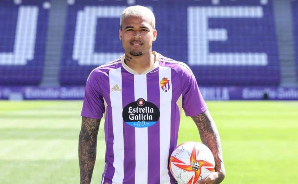 O atacante brasileiro Kennedy, do Real Valladolid, é o novo interesse do Internacional (Foto: Reprodução/ Internet)