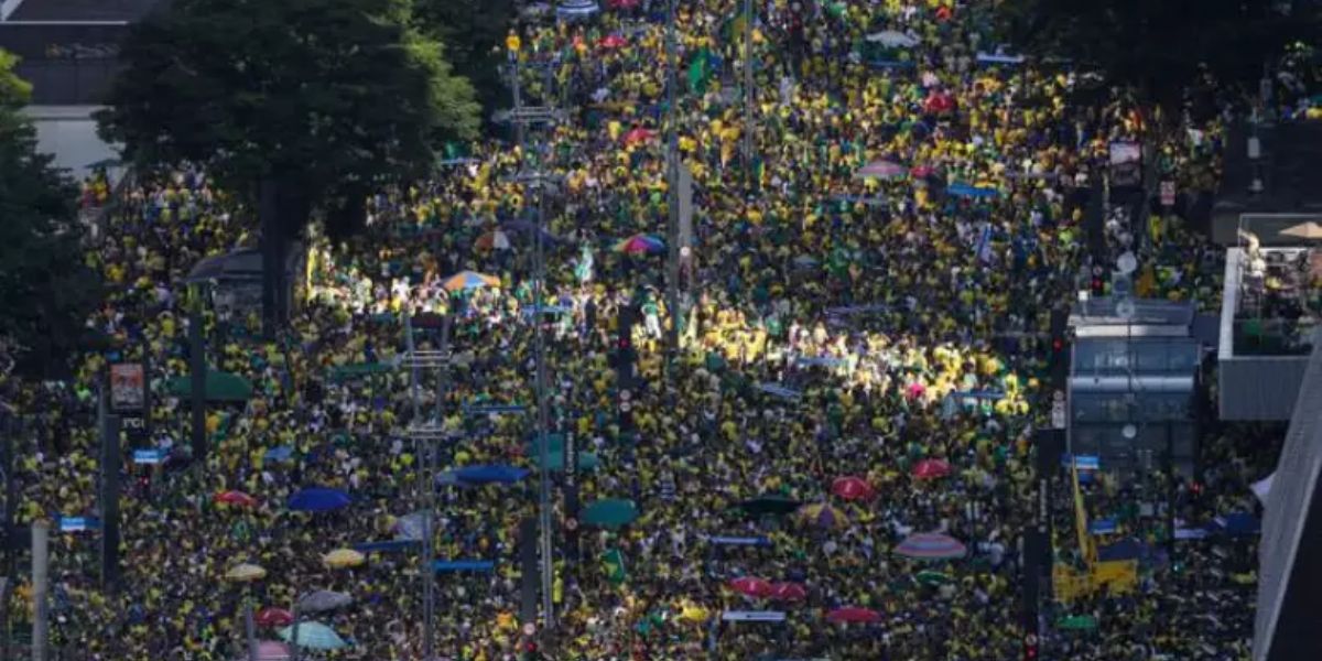 Manifestação na Avenida Paulista no último domingo (25) (Reprodução: Internet)