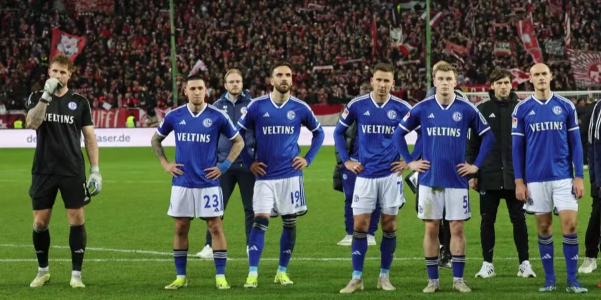 Schalke 04 luta contra o rebaixamento - Foto: Getty Images