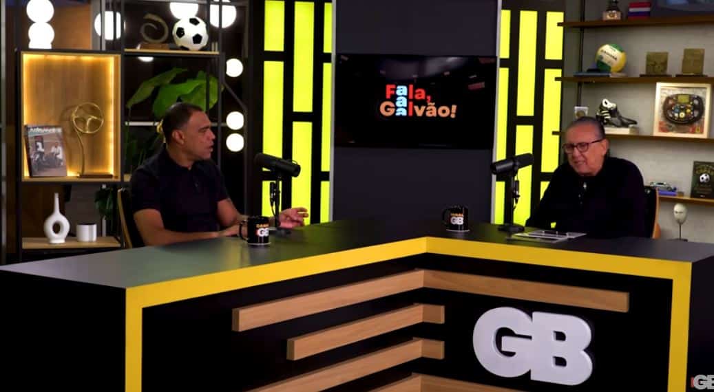 Denílson e Galvão Bueno, no Fala Galvão, do canal GB, no Youtube (Foto Reprodução/Youtube)