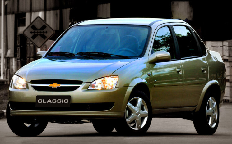 Chevrolet Corsa saiu de linha no ano de 2012 no Brasil mas ganhou novas versões na Europa (Foto Reprodução/Internet)