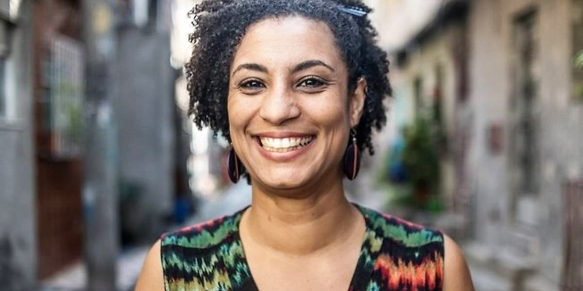 Plantão da Globo entrou às pressas com notícia sobre os mandantes do assassinato de Marielle Franco (Foto: Reprodução/ Internet)