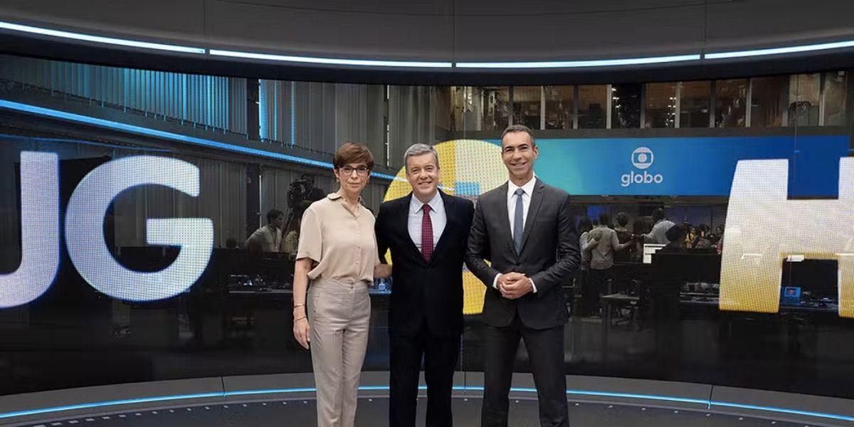 Renata Lo Prete, Roberto Kovalick e César Tralli em novo estúdio (Foto: Reprodução / Globo/Bob Paulino)