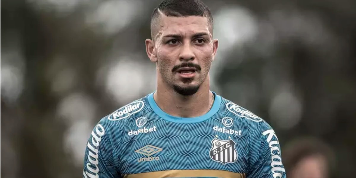 Alison, jogador de 31 anos, do Santos - (Foto: Reprodução / Internet)