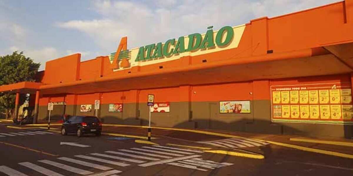 o Grupo Carrefour inaugurou dia 15 de fevereiro a primeira loja do Atacadão, em Cachoeirinha (RS).