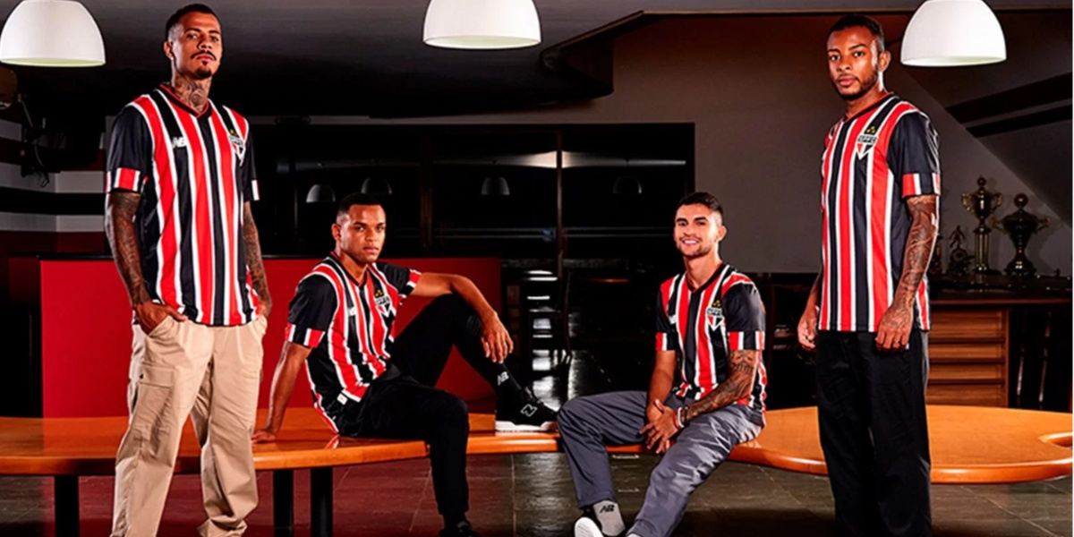 Nova camisa do São Paulo tem patrocínio com a New Balance - (Foto: Reprodução / Internet)