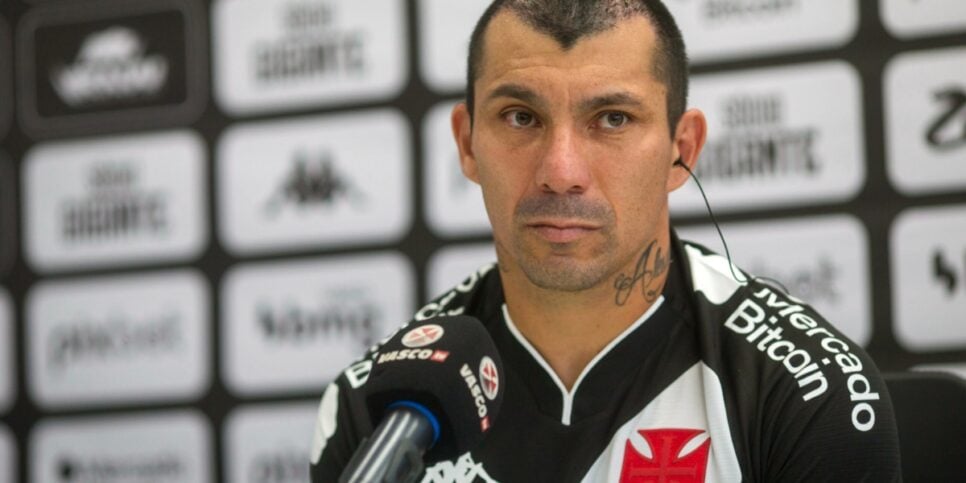 Gary Medel vai renovar contrato com o Vasco - (Foto: Reprodução / Internet)