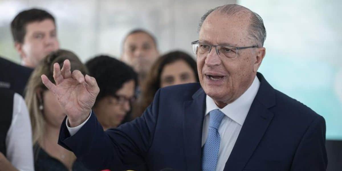 Geraldo Alckmin anunciou apenas 1 mês depois o fim do programa (Reprodução: Internet)