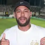 O atacante foi assistir o clássico contra o Corinthians no Paulistão (Reprodução: Internet)