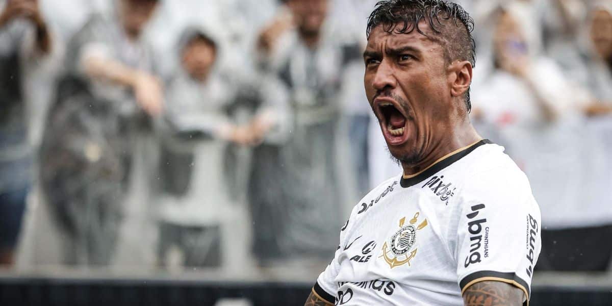 Paulinho está voltando de uma grave lesão (Reprodução: Internet)