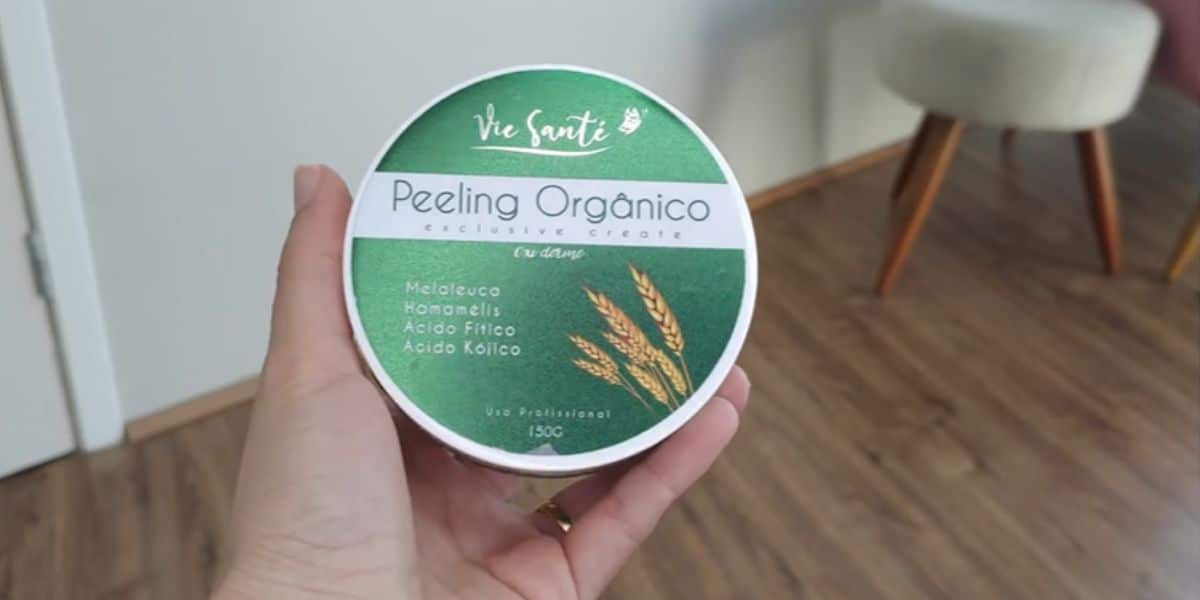 O peeling orgânico que foi usado na aplicação (Reprodução: Youtube)