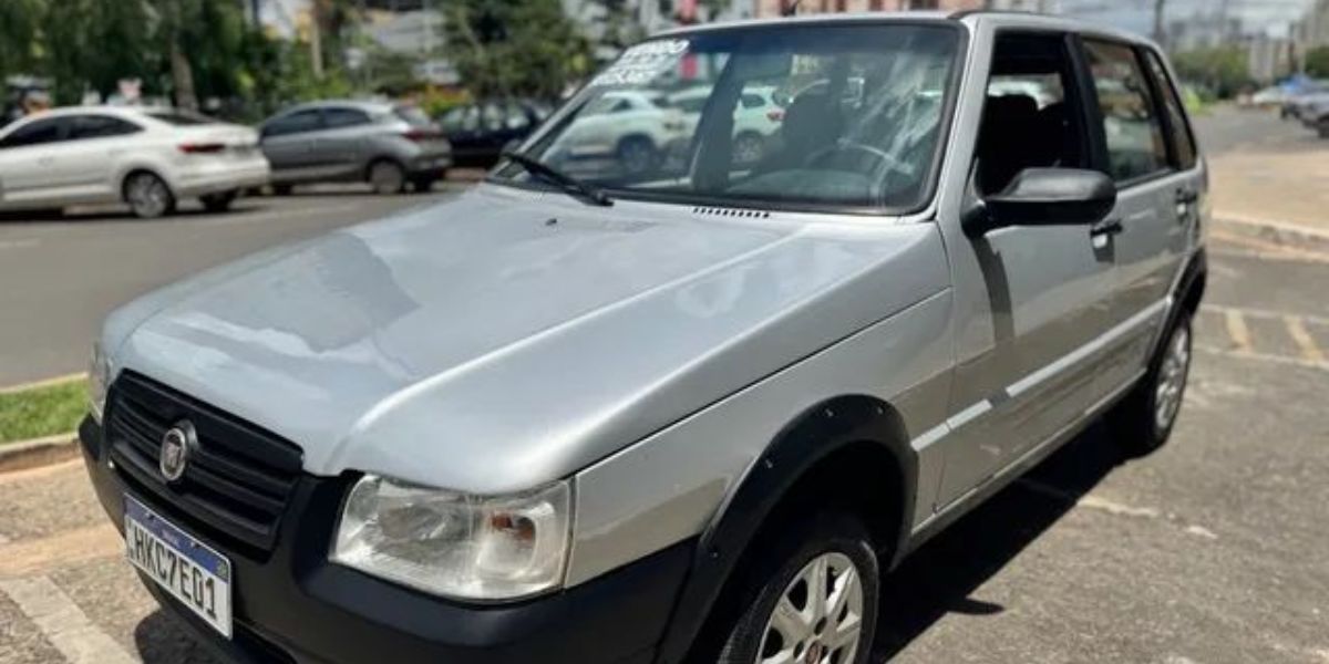 Fiat Uno 1.0 Fire Economy no valor de R$ 19.430 (Reprodução: Internet)