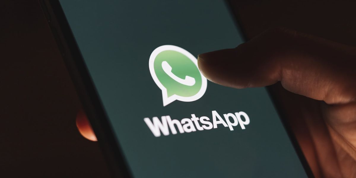 WhatsApp no celular possui mais funcionalidades que no web (Reprodução: Internet)