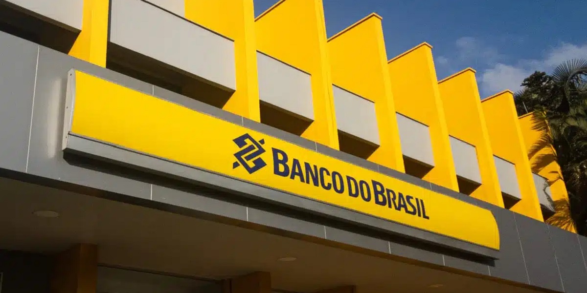 O fechamento de agências do Banco do Brasil e demissão em massa (Foto: Reprodução/ Internet)