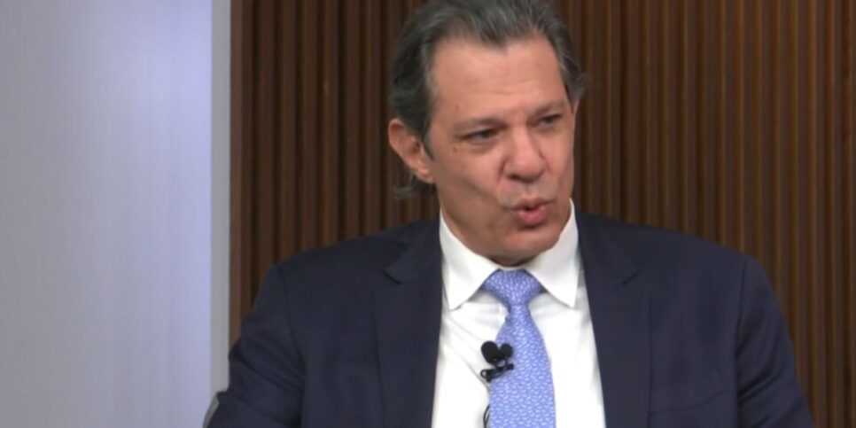 Fernando Haddad durante entrevista no GloboNews (Foto: Reprodução / Globo)