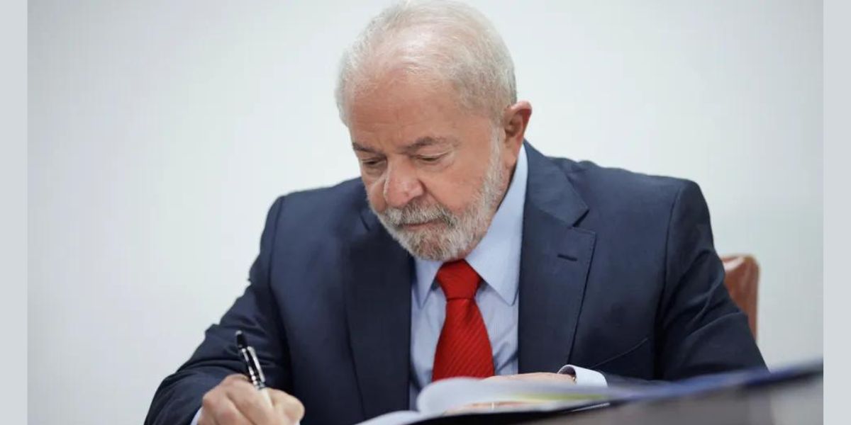 Governo Lula decreta programa que visa beneficiar milhares de estudantes com acesso a internet (Foto Reprodução/CNN)