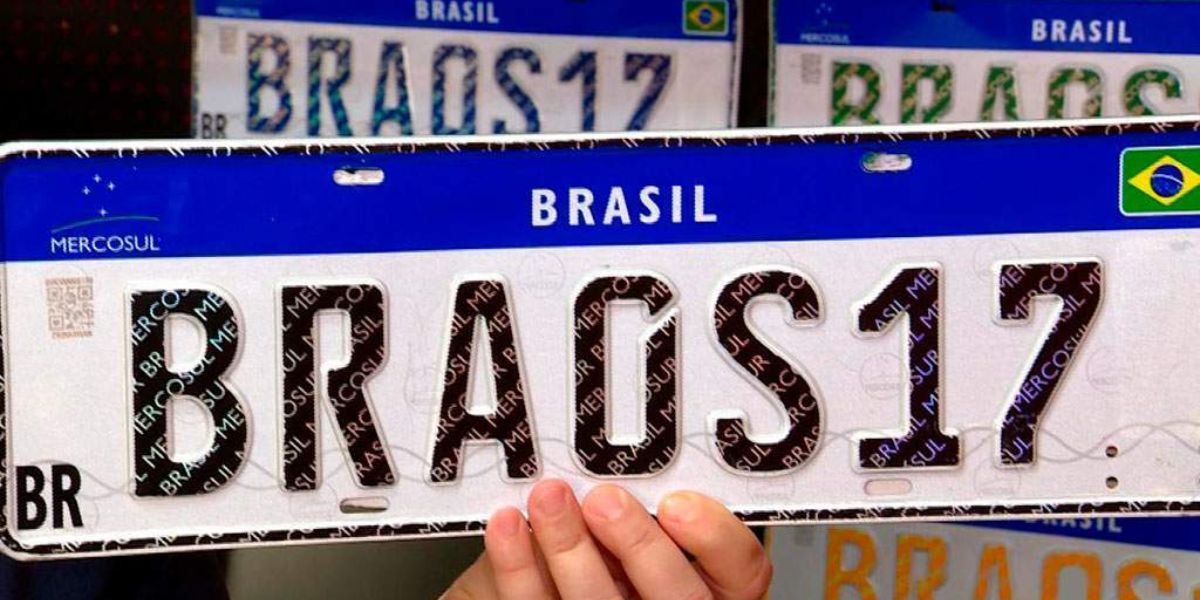 Placas de carros - Foto: Internet