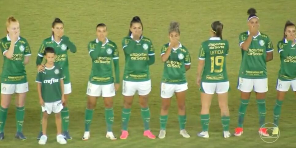 Jogadoras protestaram na rodada do Brasileirão (Reprodução: Globo)