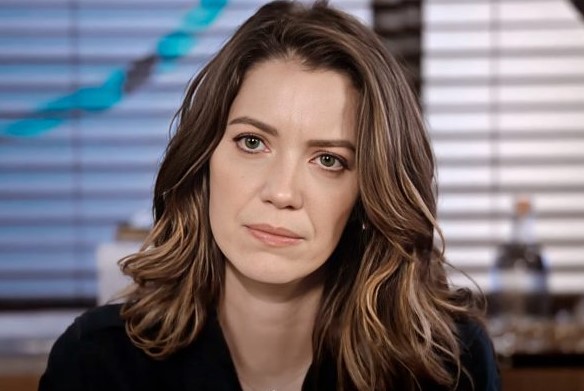 Vênus (Nathalia Dill) em Família é Tudo (Foto: Reprodução / Globo)