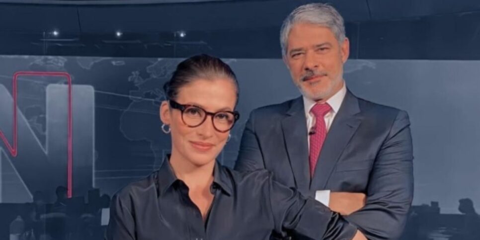 William Bonner e Renata são os apresentadores oficiais do Jornal Nacional da Globo (Foto: Divulgação / TV Globo)