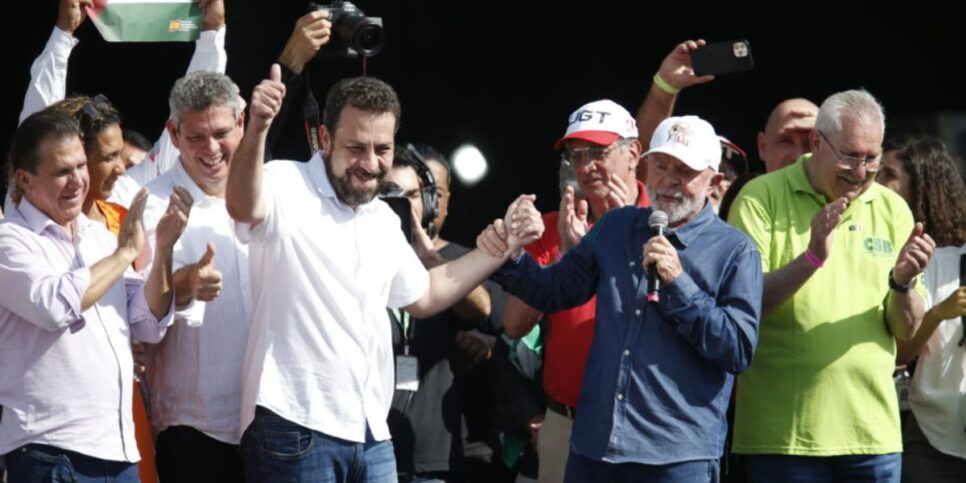 Presidente Lula durante o ato do Dia do Trabalho (Reprodução/Gazeta do Povo)