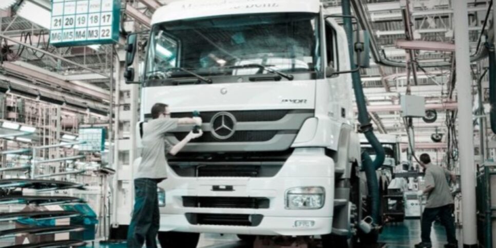 Mercedes-Benz fecha fábrica em SP (Foto: Reprodução/ Internet)