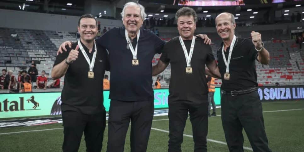 Rafael Menin, Rubens Menin, Renato Salvador e Ricardo Guimarães, integrantes da Galo Holding (Foto: Pedro Souza Atlético-MG)