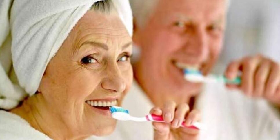 Escove os dentes com regularidade e capricho (Reprodução: Internet)