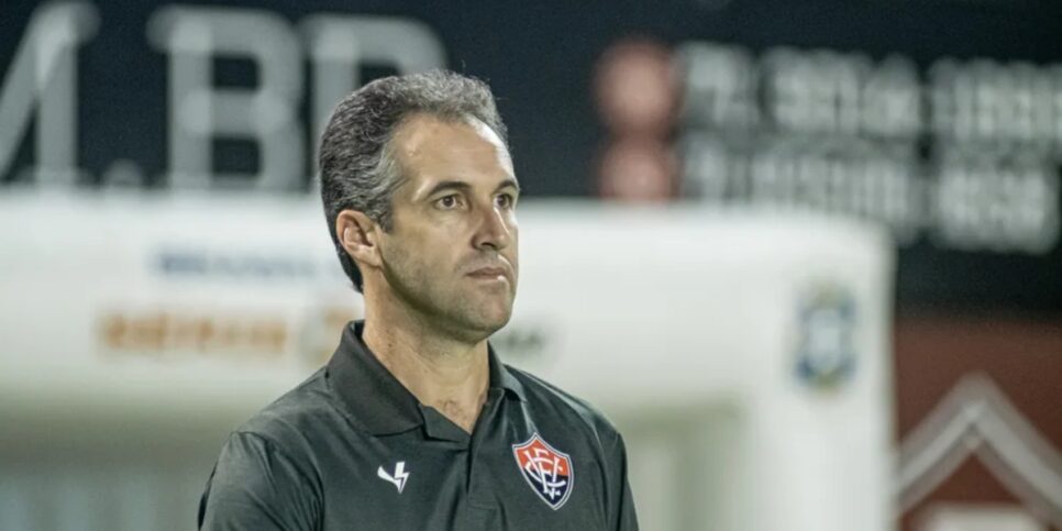 O técnico Léo Condé foi demitido do Vitória - Foto: Internet