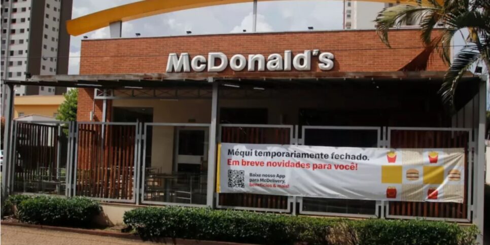 McDonald's foi fechado e comunicado de aviso chamou atenção (Foto: Reprodução/ Internet)