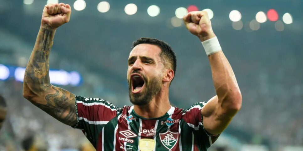 Renato Augusto tem lesão no joelho direito e será desfalque no Fluminense - (Foto: Reprodução / Internet)